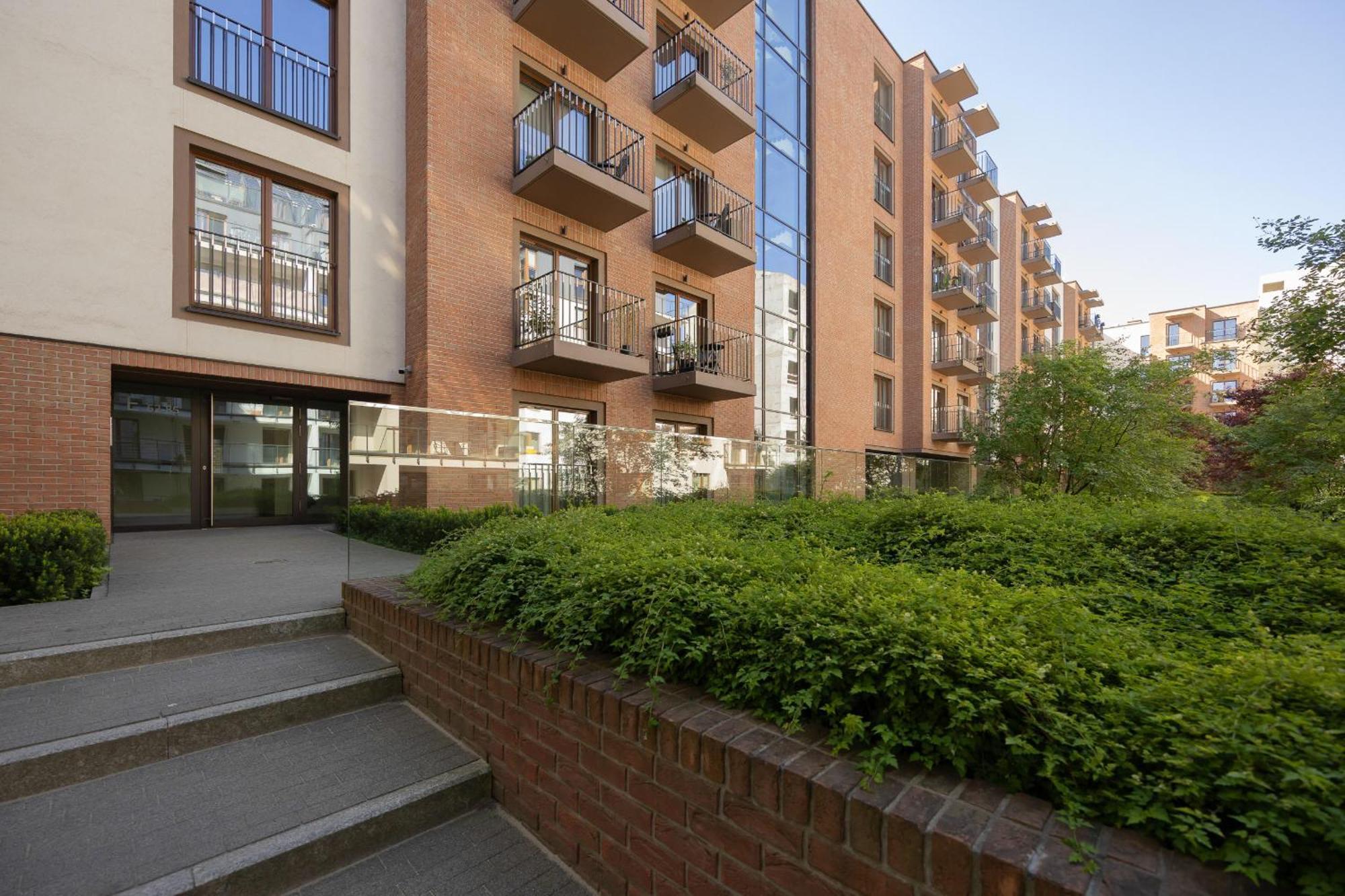 Apartment Przy Rzece Dla 2 Osob Z Parkingiem I Klimatyzacja W Warszawie By Rent Like *